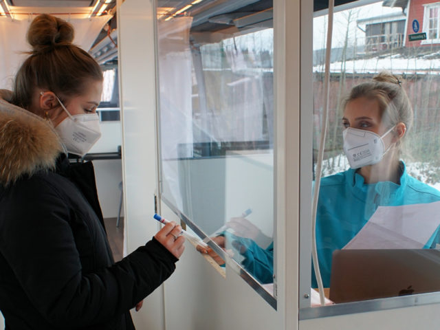 Shuttles for COVID-19 vaccination