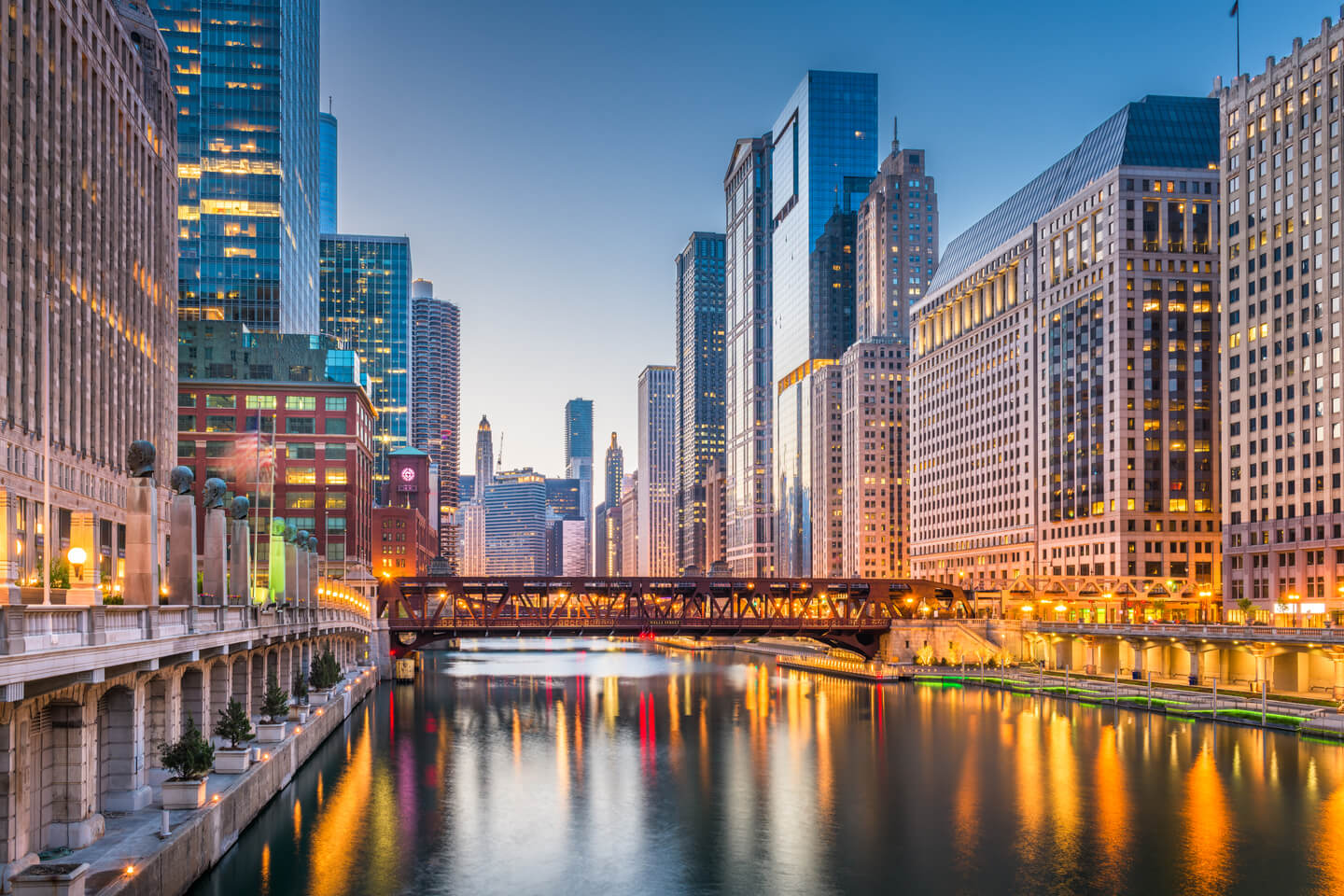 Chicago Guide to Conference Shuttle Bus Rentals